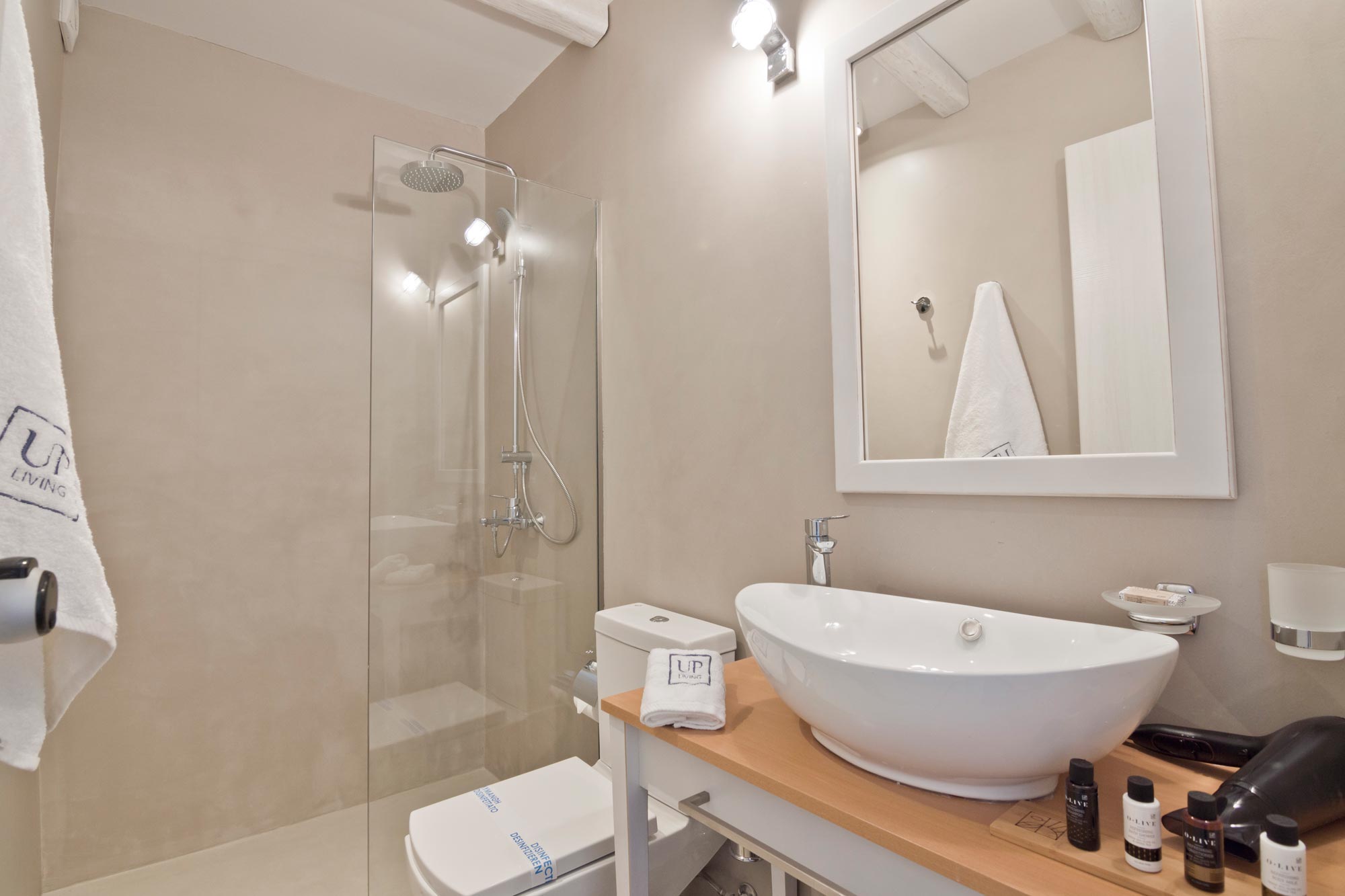 Maisonette famiglia con un balcone privato e vista su castello